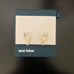 Elise earrings in gold from Ana Luisa.